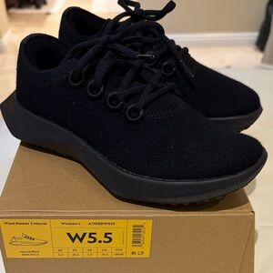 Brand New Allbirds Women's Wool Dasher 2 Mizzle.  Size 5.5. Color natural black